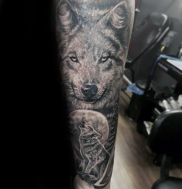 tatouage homme loup avant bras