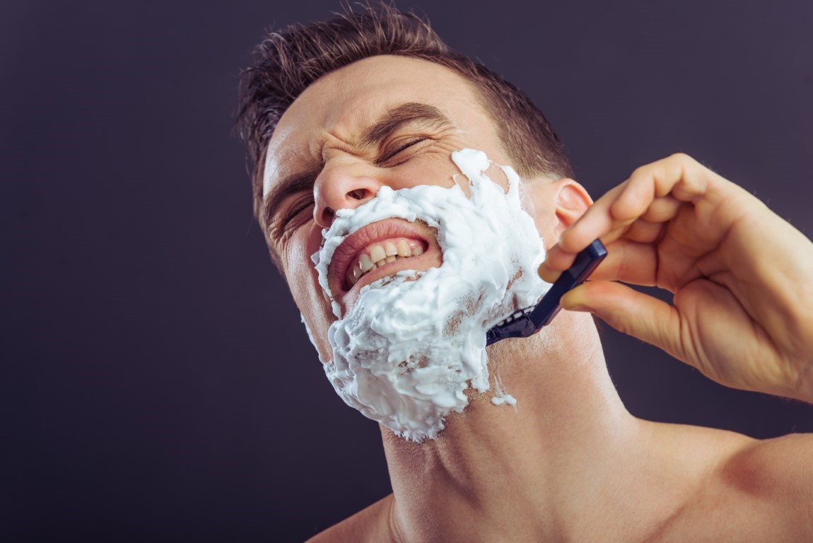 rasage fait mal boutons de barbe incarnés